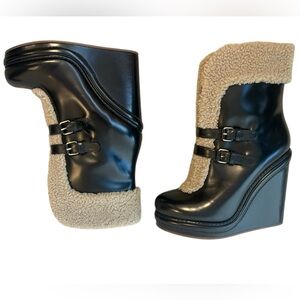 Marc By Marc Jacobs NWT  39 (8.5) patent leather and shearling platform boots